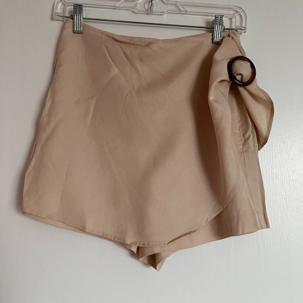MOHITO tan shorts. New with tags. Size EU 34.